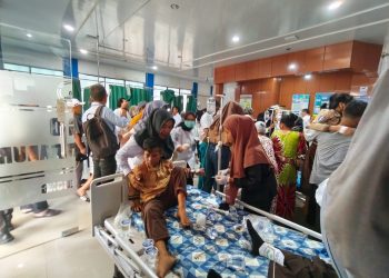 Makanan Bergizi Gratis Diduga Sebabkan Keracunan, Ratusan Siswa Dilarikan ke Rumah Sakit di Lebong