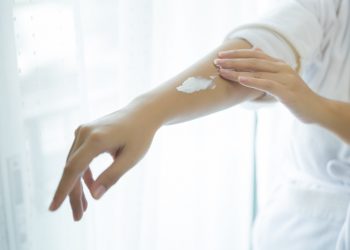 Scrub, Lulur, dan Body Care Lainnya: Mana yang Benar-Benar Dibutuhkan Tubuhmu?