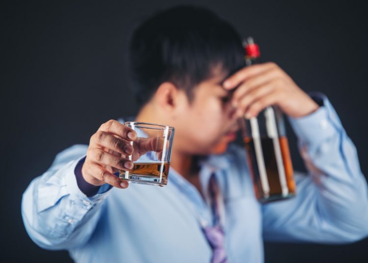 Ketahui Bahaya Minuman Keras Untuk Kesehatan Tubuh dan Mental