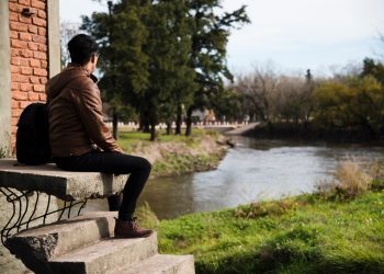 Cinta Laura Bagikan Tips Mengatasi Kesepian