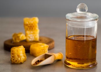Madu Asli vs Madu Palsu: Kenali Perbedaannya Sebelum Membeli!