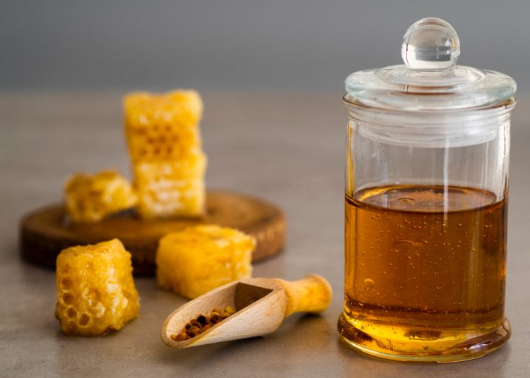 Madu Asli vs Madu Palsu: Kenali Perbedaannya Sebelum Membeli!