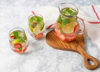 Cuma Butuh 3 Bahan! Resep Infused Water Detoks yang Segar dan Sehat