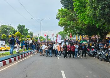 Kantor DPRD Provinsi Bengkulu di Demo Mahasiswa
