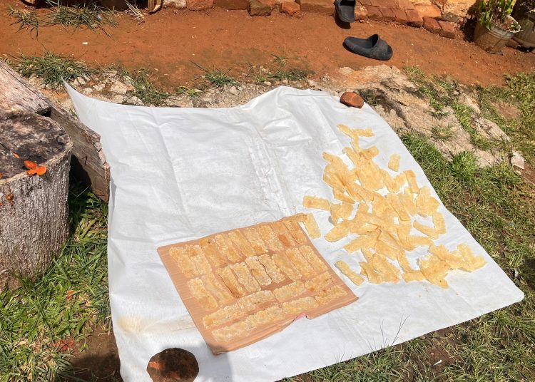 15 Tahun Bertahan, Emping Tradisional Rasmawati Jadi Sumber Rezeki