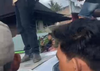 Mobil Warga Rejang Lebong Rusak Parah Diamuk Massa Gara-gara Diteriaki Maling oleh Anak Sendiri