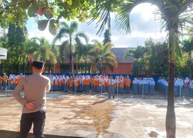 Kapolsek Kedurang Ilir Beri Pesan Disiplin dan Bijak Bermedsos di SMAN 4 Bengkulu Selatan
