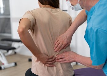 Cegah Skoliosis dengan Mengubah Kebiasaan Sehari-hari Ini