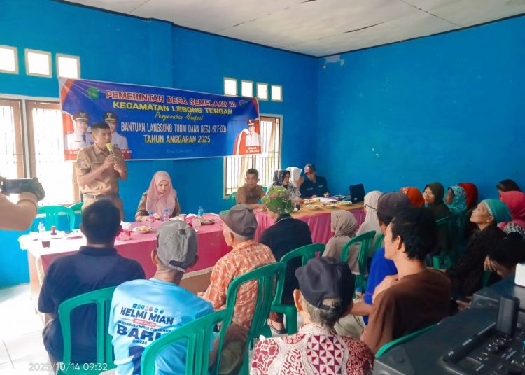 Pemdes Semelako III Salurkan BLT Dana Desa Gelombang III kepada 30 KPM untuk Kebutuhan Keluarga