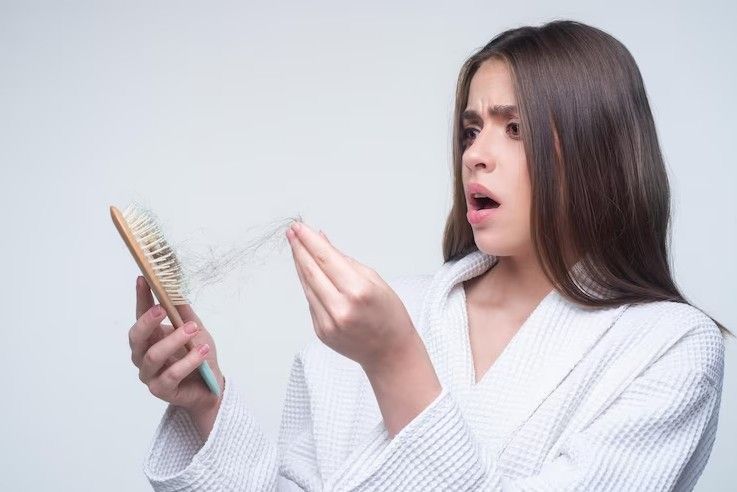 Ini 7 Tips Untuk Mengurangi Rambut Rontok!