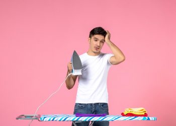 Cocok Untuk Gaya Hidup Anak Kos-kosan, Begini Cara Merapikan Baju Tanpa Setrika