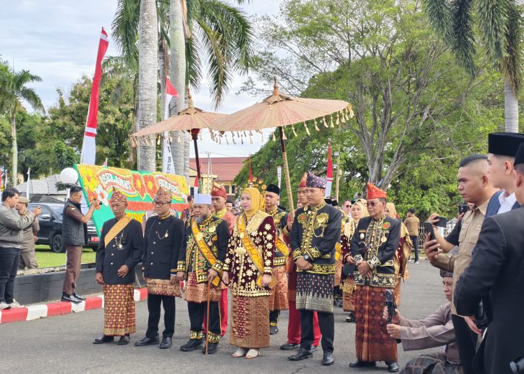 Gubernur Bengkulu Diberi Gelar Kehormatan Adat Bengkulu