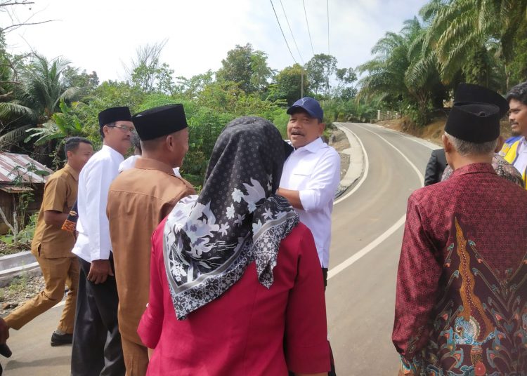 Wagub Mian Tinjau Pekerjaan Jalan Napal Putih–Bukit Indah, Warga dan Pengendara Sampaikan Terima Kasih