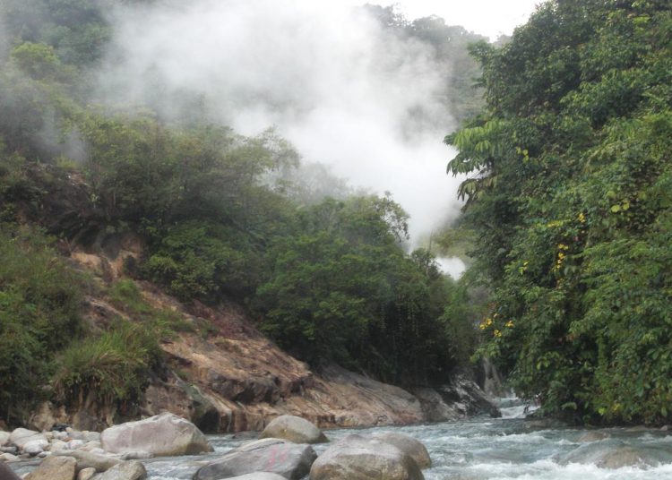 Air Putih Lebong, Destinasi Unik dengan Perpaduan Air Panas dan Dingin di Tengah Alam Bengkulu