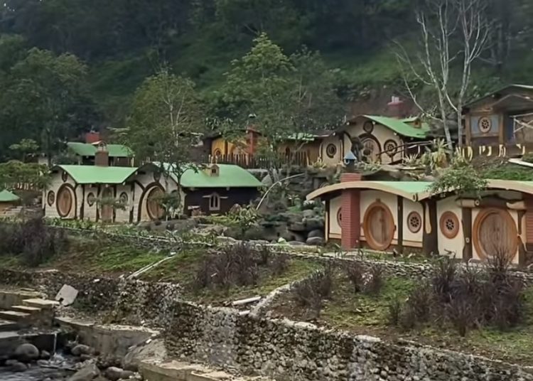 Wisata Villa Hobbit Baru di Kampoeng Durian Sambut Libur Natal dan Tahun Baru