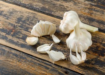 5 Cara ini Bisa Anda Coba Untuk Menyimpan Bawang Putih di Kulkas Agar Tidak Mudah Busuk