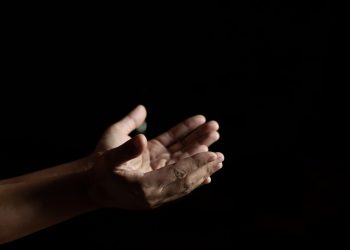 Ustadz Adi Hidayat Beri Saran Ini Jika Doa Belum Dikabulkan