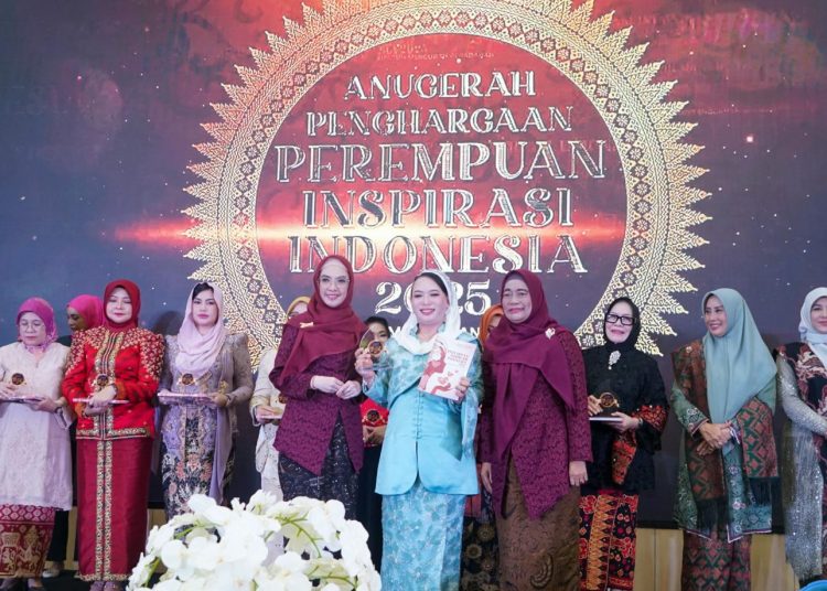 Dedikasi Berbuah Prestasi, Senator Destita Terima Penghargaan Perempuan Inspiratif Indonesia 2025