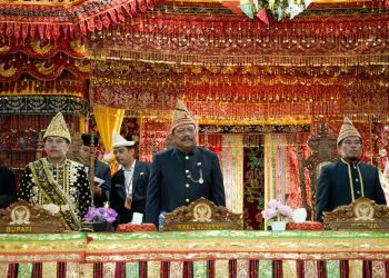 HUT Lebong ke-22, Helmi–Mian Beri Kado Jalan Mulus hingga Ambulans Gratis