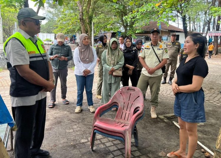 Viral Aksi Tak Pantas di Pantai Jakat, Pemilik Kamar Bilas Minta Maaf dan Terancam Disanksi