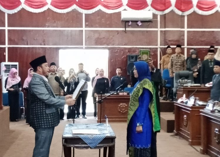 PAW Parizan Harmedi, Husnul Khotimah Dilantik sebagai Anggota DPRD Kota Bengkulu