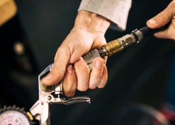 Tak Terlihat Tapi Berpengaruh Pada Performa Mesin, Inilah 7 Fungsi Pada Busi Motor,