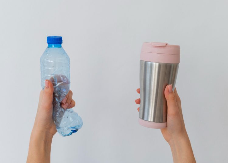 Jangan Anggap Sepele, Ini Bahaya Mengisi Ulang Botol Minum Sekali Pakai