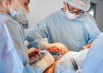 7 Makanan Ini Sebaiknya Tidak Dikonsumsi Pasca Caesar