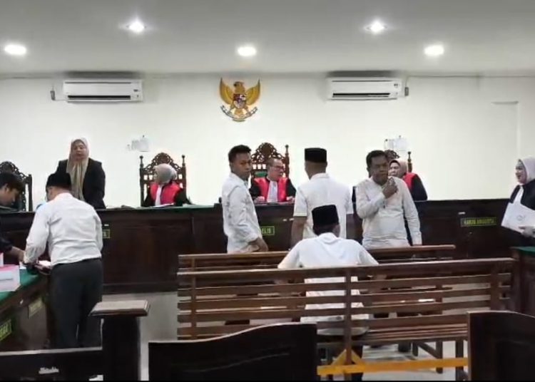 Lima Terdakwa OTT Kepahiang Jalani Sidang Perdana, Dakwaan Jaksa Tanpa Eksepsi