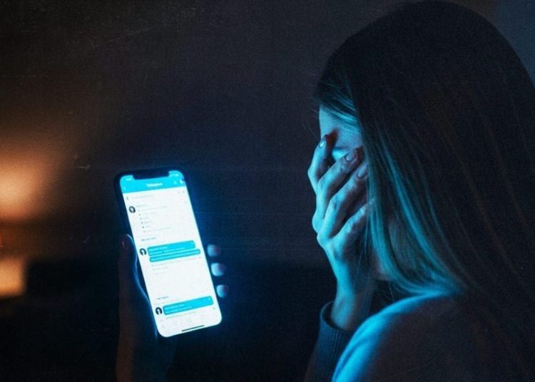 Bolehkah Chattingan dengan Pacar Saat Puasa? Ini Penjelasannya