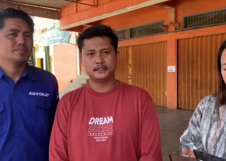 Pedagang Ayam Acungkan Parang ke Petugas, Berakhir Damai dan Kini Jadi Duta Sahabat Satpol PP