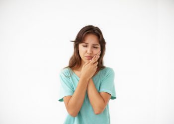 Bisa Ganggu Aktivitas Selama Puasa, Penting Untuk Mengetahui Cara Mengatasi Gigi Sensitif Saat Puasa