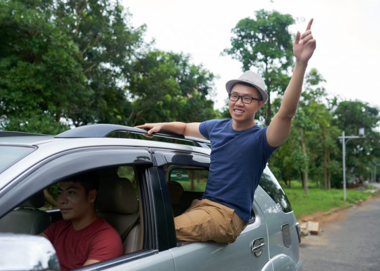 Ustadz Adi Hidayat Jelaskan Hukum Membatalkan Puasa Saat Mudik