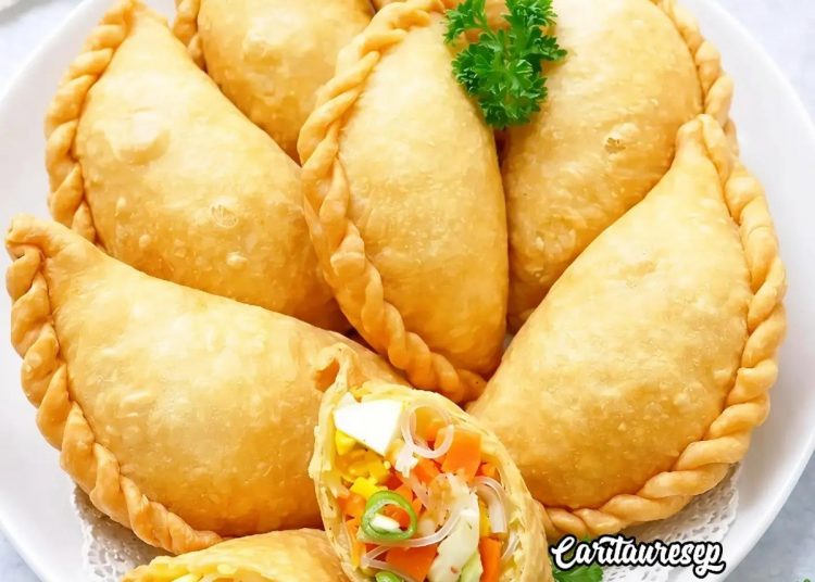 Ratu Takjil Ramadan, Rahasia Pastel Ayam Sayur Renyah “Tidak Kenyal” yang Jadi Favorit