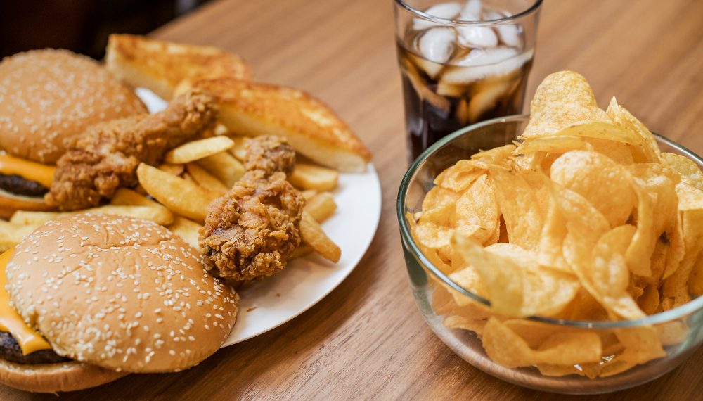 Bikin Cepat Lapar, 5 Makanan Ini Perlu Dihindari Saat Santap sahur