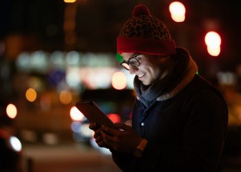 Anak Muda Rela Begadang Demi Ikut Tren Midnight Sale, Ini Dampaknya