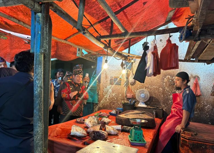 Ajak Masyarakat Belanja Didalam Pasar, Walikota : Tentunya Aman dan Nyaman