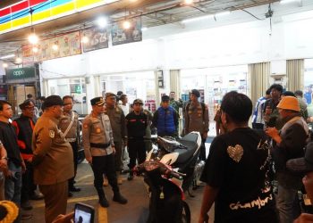 Jam Malam Pelajar Diterapkan, Jajaran Turun Patroli, Remaja Nongkrong dan Bawa Sajam Diamankan