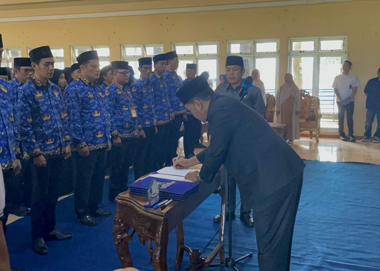 Sempat Tertunda di BKN, Bupati Lebong Akhirnya Mutasi 78 Pejabat Eselon III dan IV