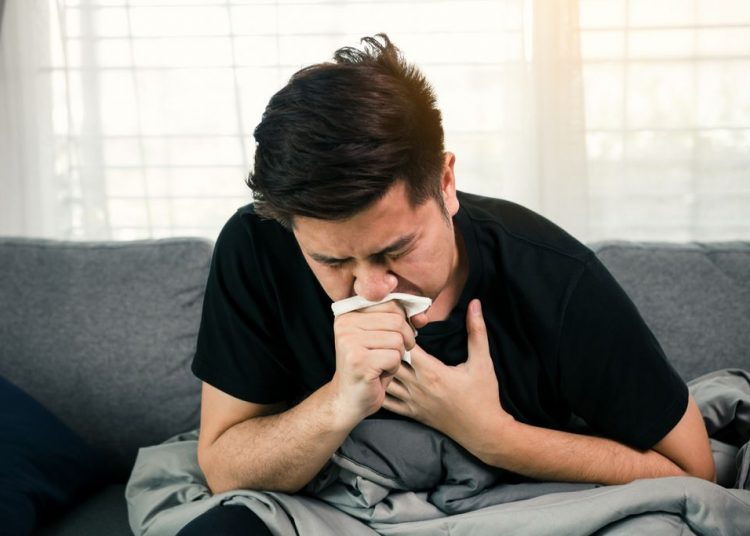 Ini Dia Tips Ampuh Meredakan Batuk di Malam Hari